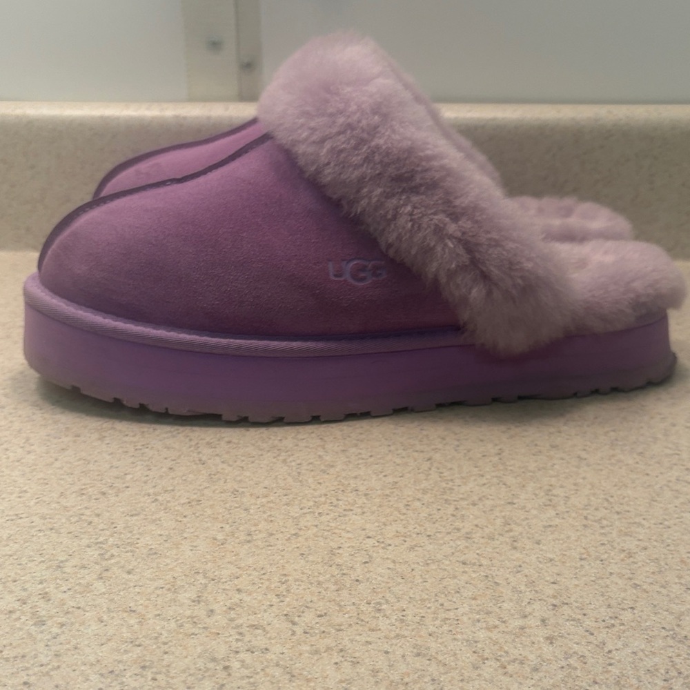 Ugg platform slippers/ everyday wear 
Hard to find purple !